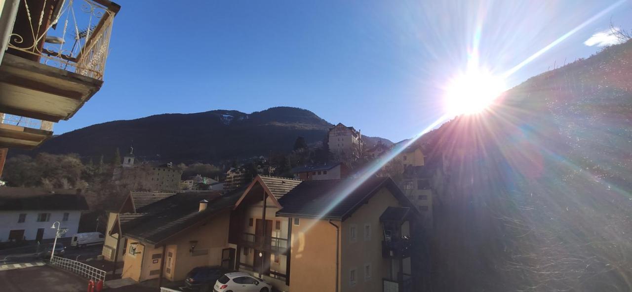 Joli Appartement Renove Avec Terrasse ブリッド・レ・バン エクステリア 写真