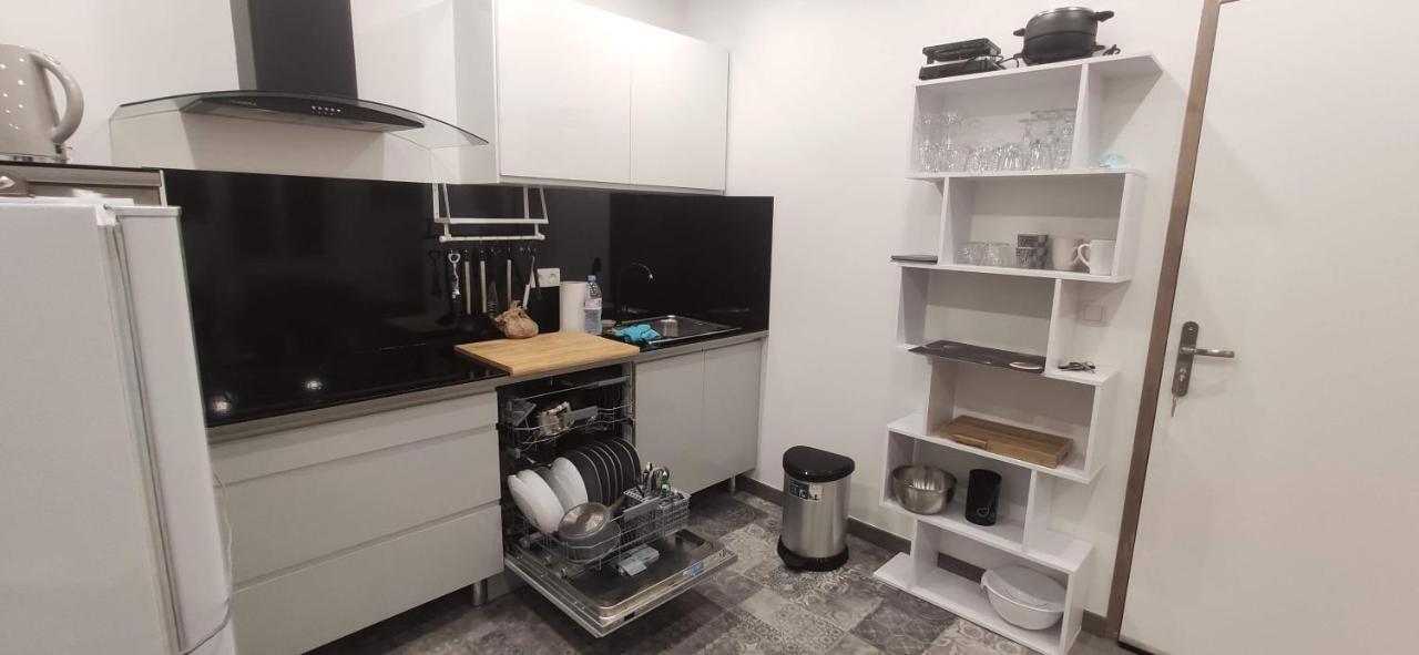 Joli Appartement Renove Avec Terrasse ブリッド・レ・バン エクステリア 写真